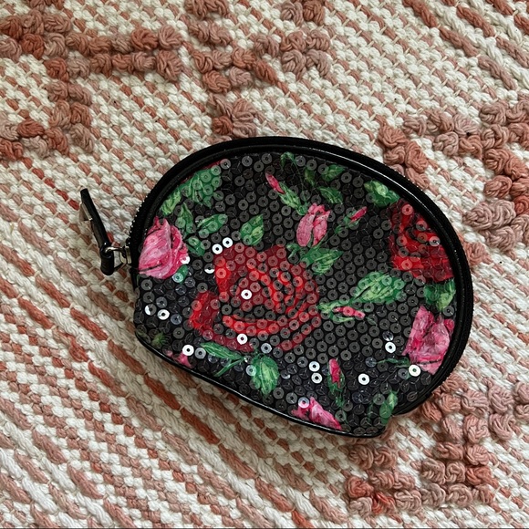 Set of three Betsey Johnson zipper pouches - Picture 13 of 14